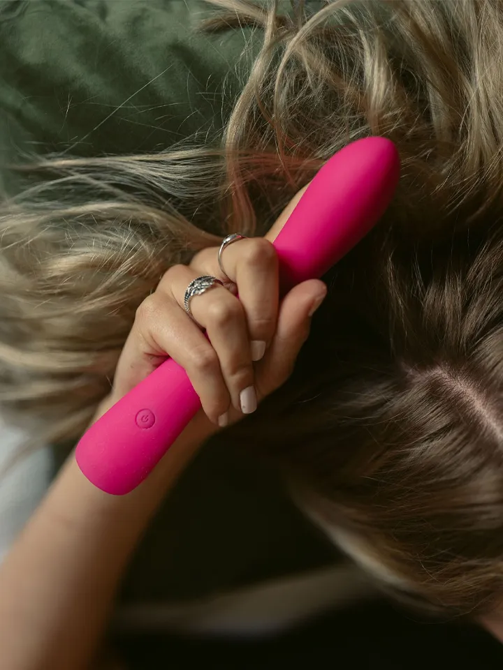 One-Hand Vibrating G-Spot Dildo 20 cm - G punkta vibrators 2 [full]