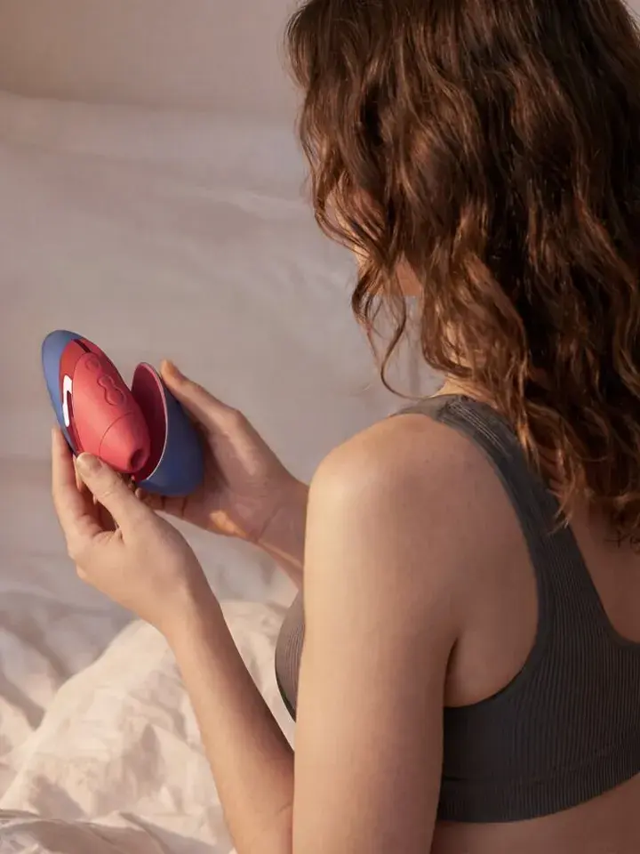 Womanizer Next Liberty Pleasure Air Stimulator Blue/Red - Gaisa spiediena vibrators 3 [full]